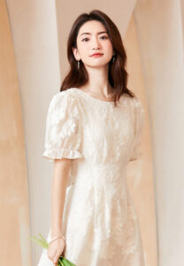 Special fabric embossed flower round neck bubble sleeve mid length dress