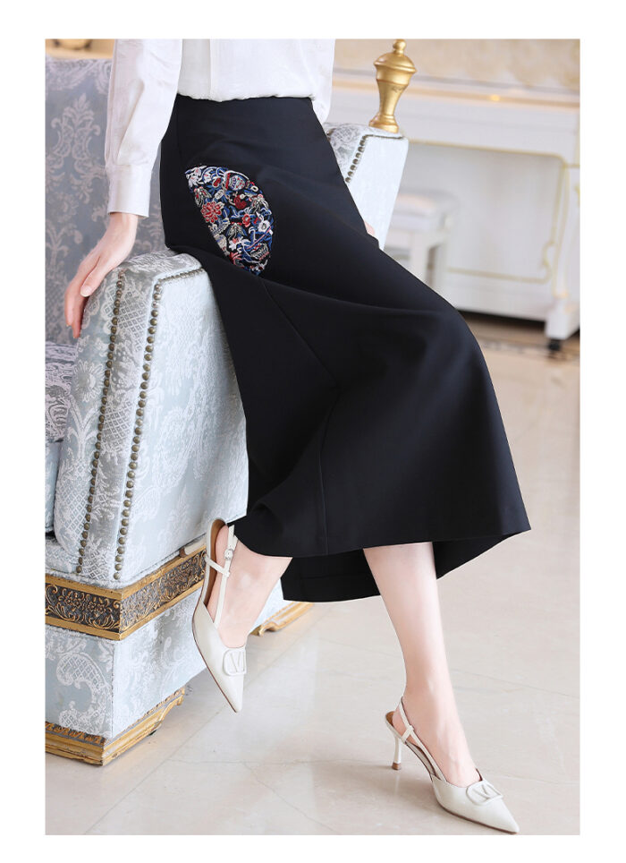 New Chinese style embroidered slit skirt